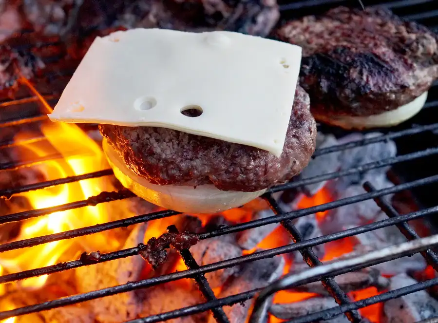 A Cheeseburger What Kourtney Kardashian Eats Keto Diet