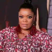 Yvette Nicole Brown reacts to Naya Rivera