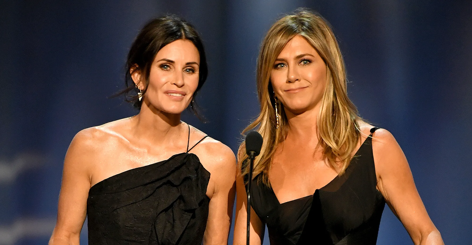 courteney-cox-jennifer-aniston-friends