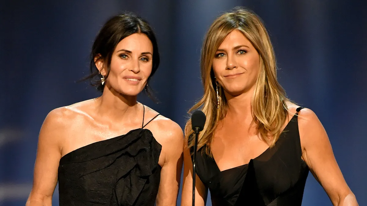courteney-cox-jennifer-aniston-friends
