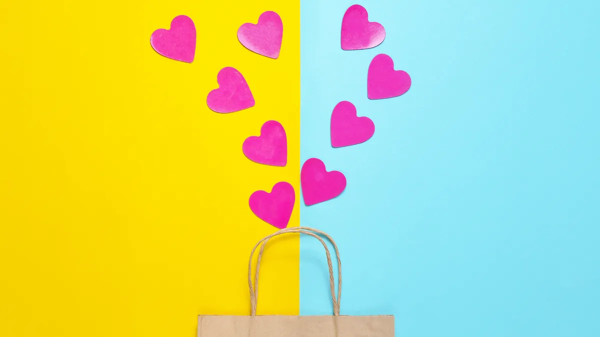 heart-gift-bag-gifts-for-couples