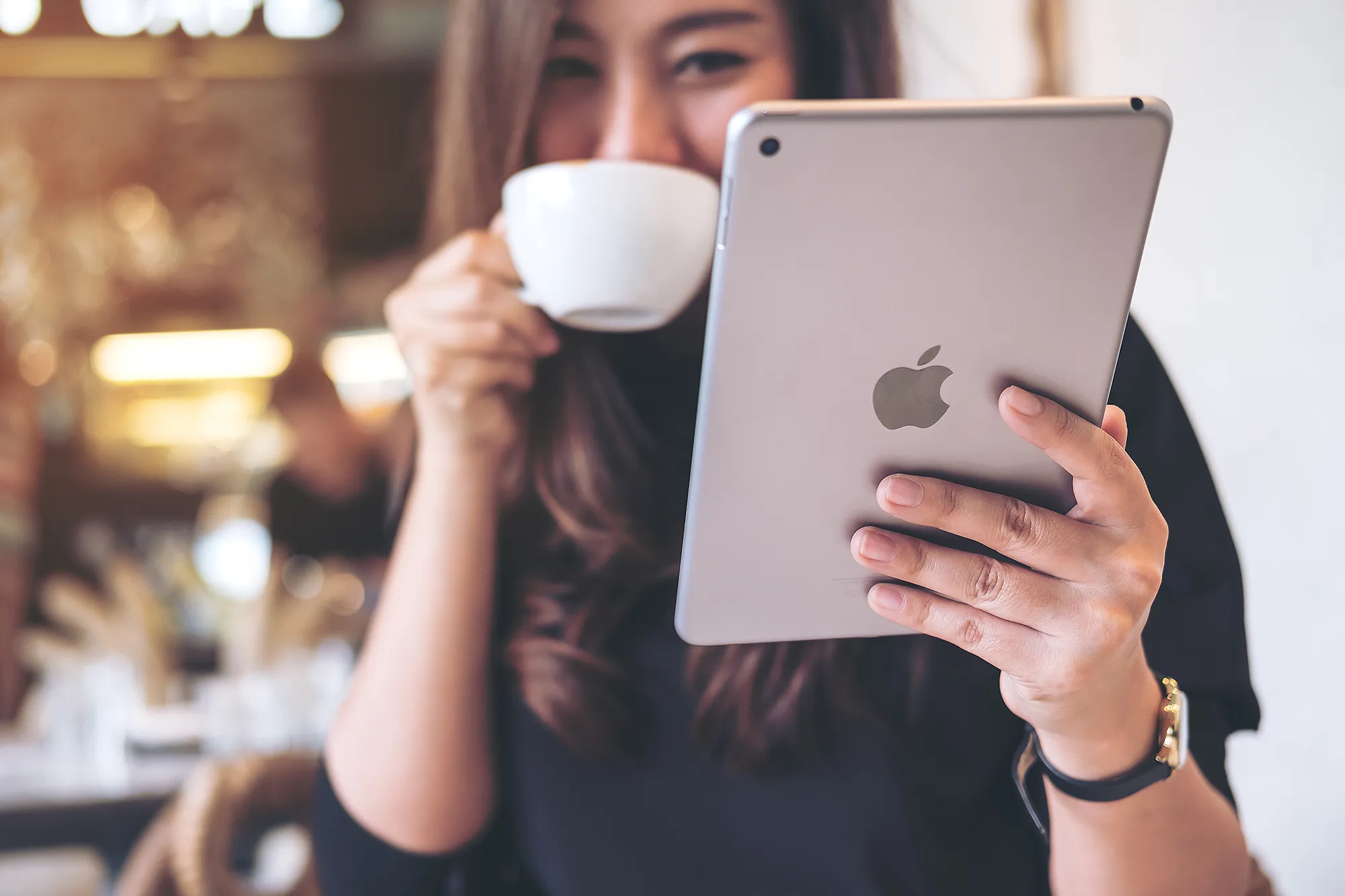 woman-using-ipad-woot-sale