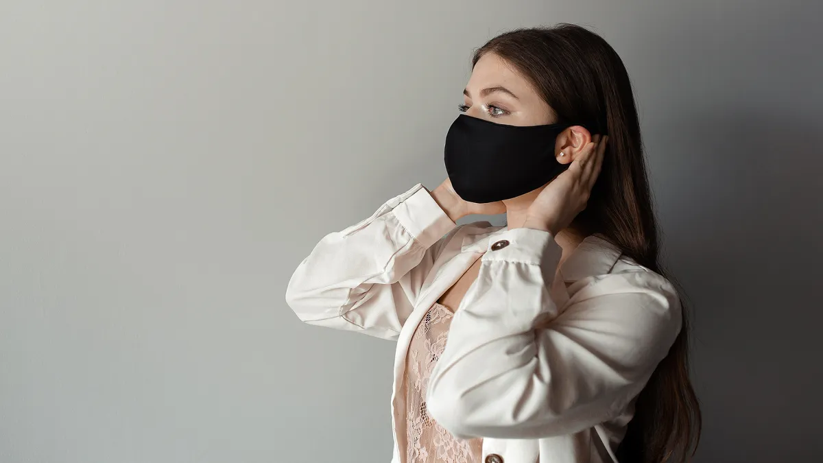 woman-wearing-face-mask