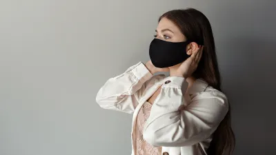 woman-wearing-face-mask