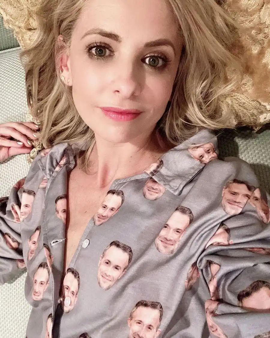 Sarah Michelle Gellar Wearing Freddie Prinze Jr Pajamas Sarah Michelle Gellar and Freddie Prinze Jr Sweetest Moments