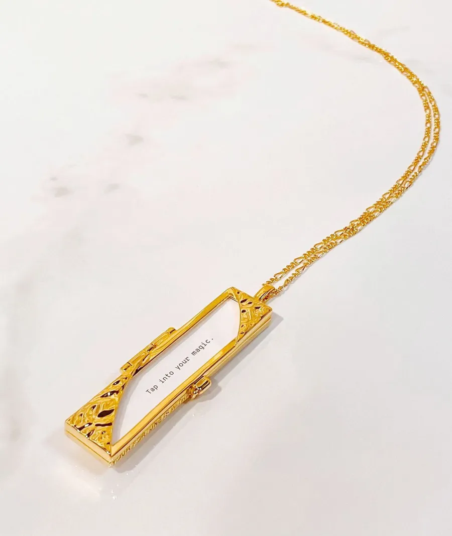 Fortune and Frame Locket Luxury Handbag Shopping Issue 35 Buzzzz-o-Meter