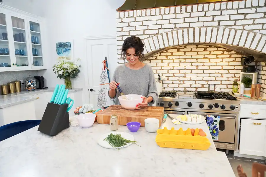 Selena Gomez Cooking The Most Candid Moments From Selena Gomez Selena + Chef