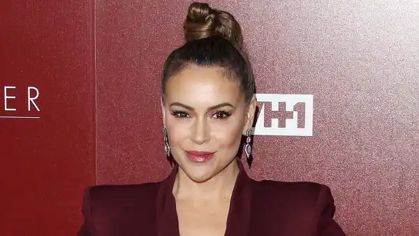 Alyssa Milano Reveals She Had Coronavirus, Thought She Was ‘Dying’