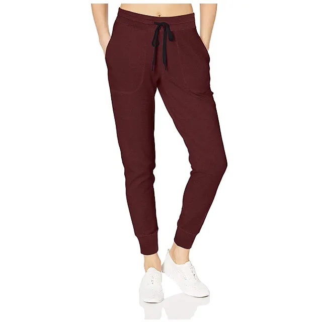 Amazon Essentials Women's Studio Terry Relaxed-Fit Jogger Pant (Windsor Wine)