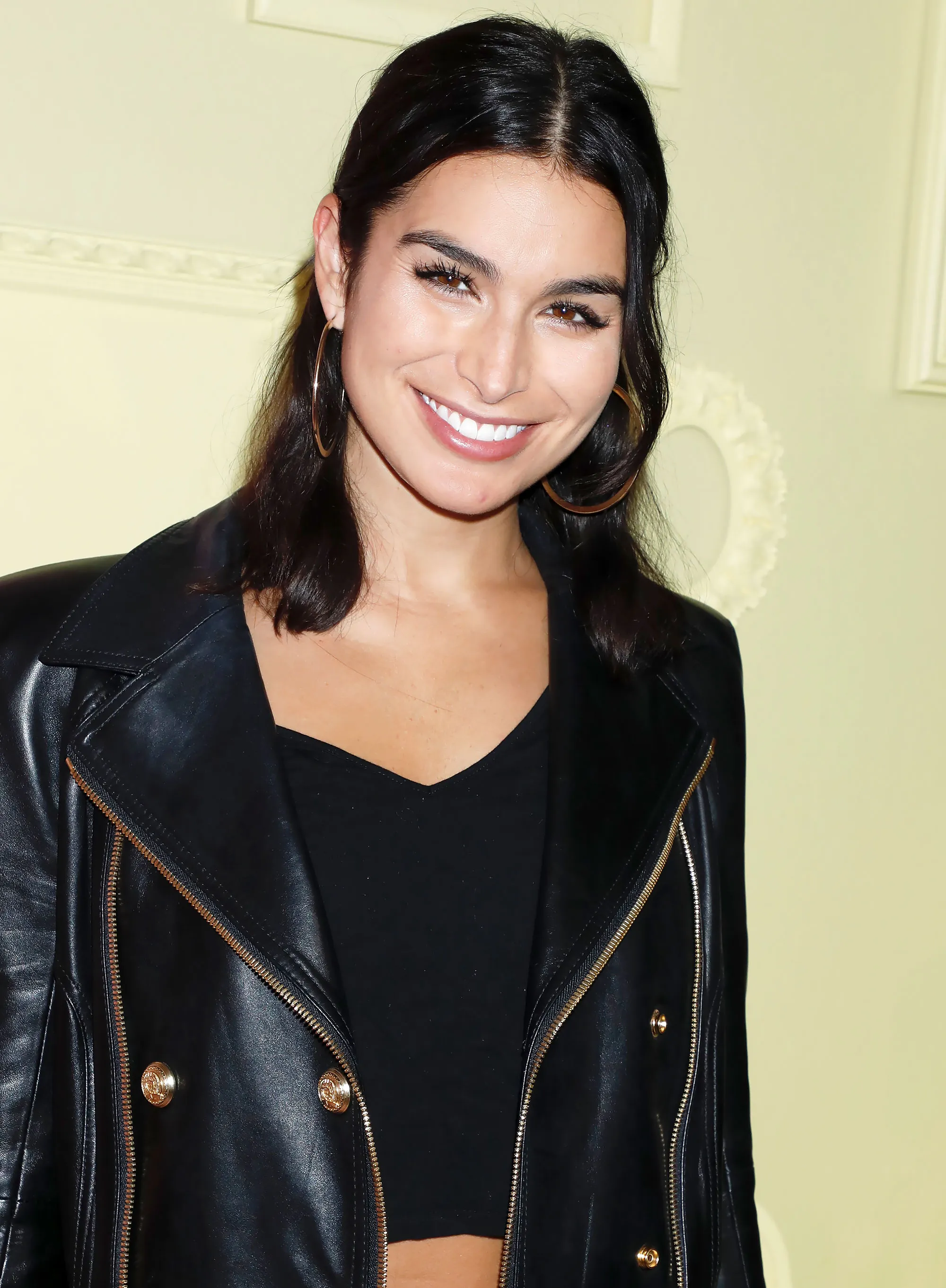 LOL! Ashley Iaconetti Trolls Herself on Social Media Over 2015 Glam