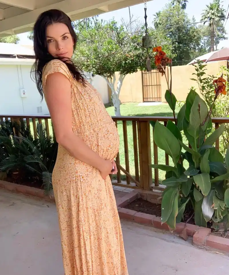 ‘Bachelor’ Baby Bumps: See the Reality Stars’ Pregnancy Pics