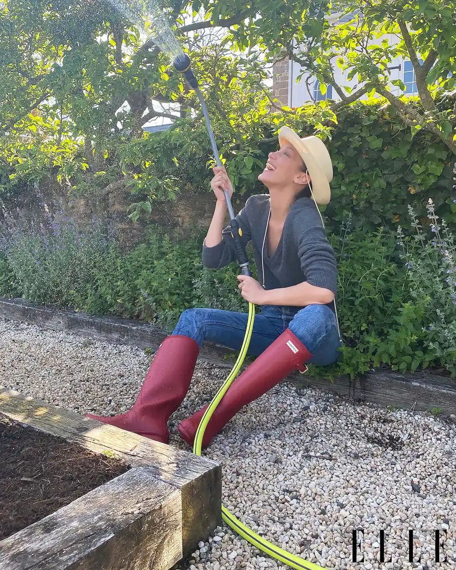 Pregnant Gigi Hadid Photographed Bella's August 'Elle' Magazine Cover