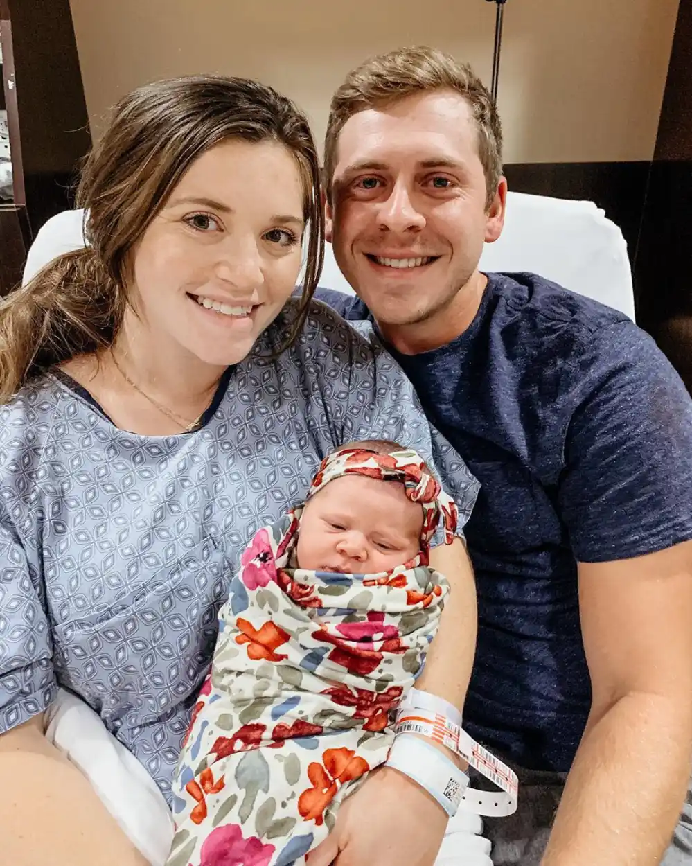 Counting On&rsquo;s Joy-Anna Duggar Shares Newborn Daughter Name