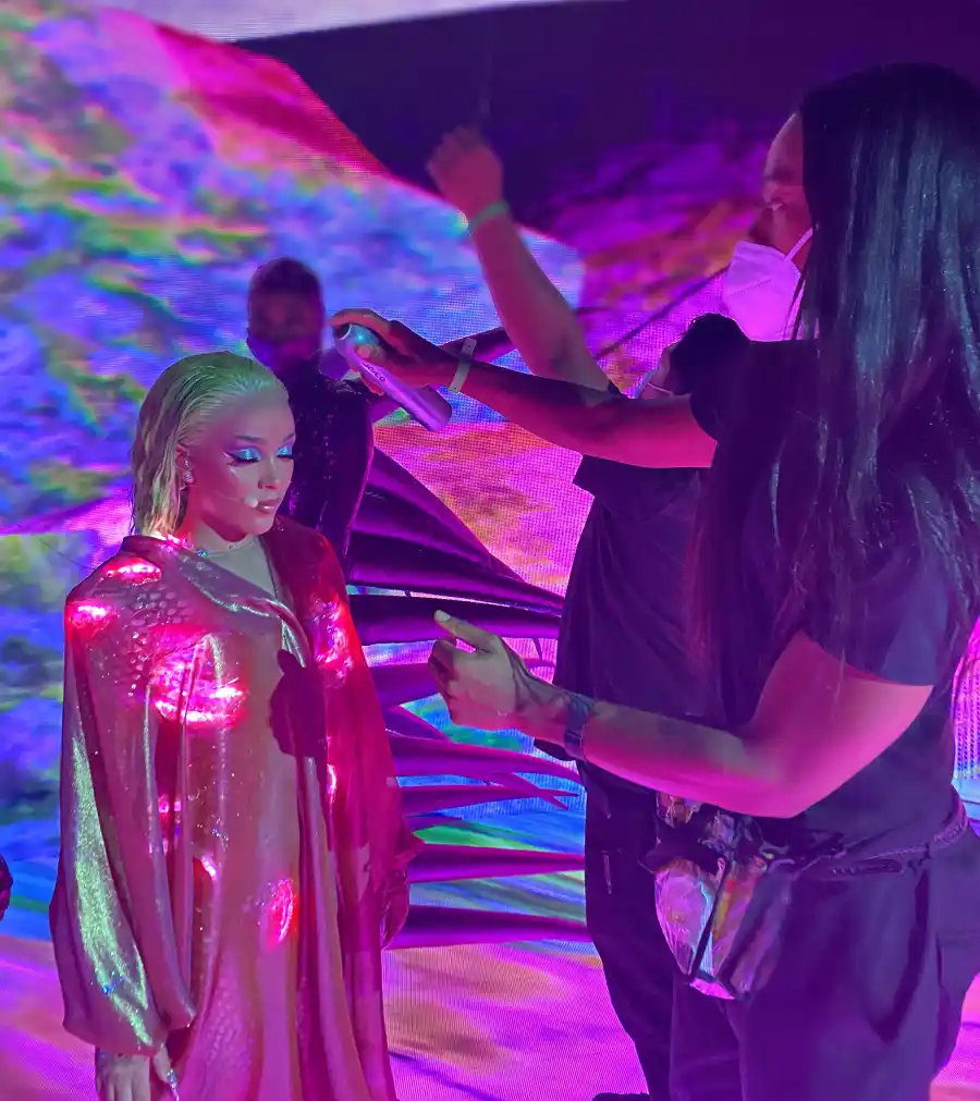 Why Doja Cat Resembled a ‘Beautiful Alien’ at the VMAs