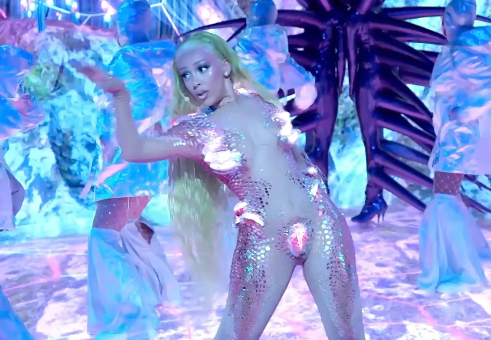 Doja Cats Slays Her MTV VMAs 2020 Performance