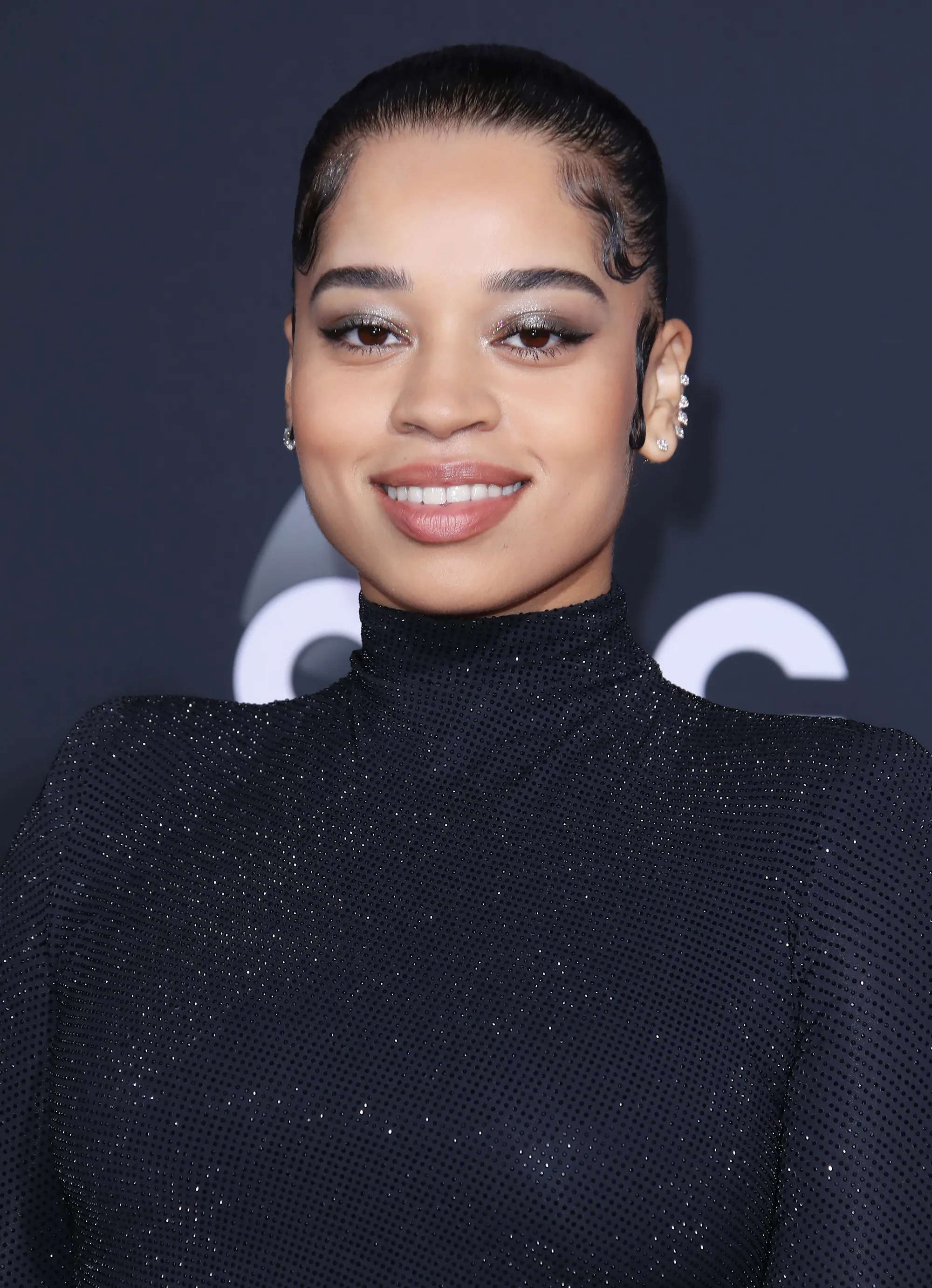 Ella Mai's Sleek Gray Mani Is the Easiest DIY Nail Art Inspo