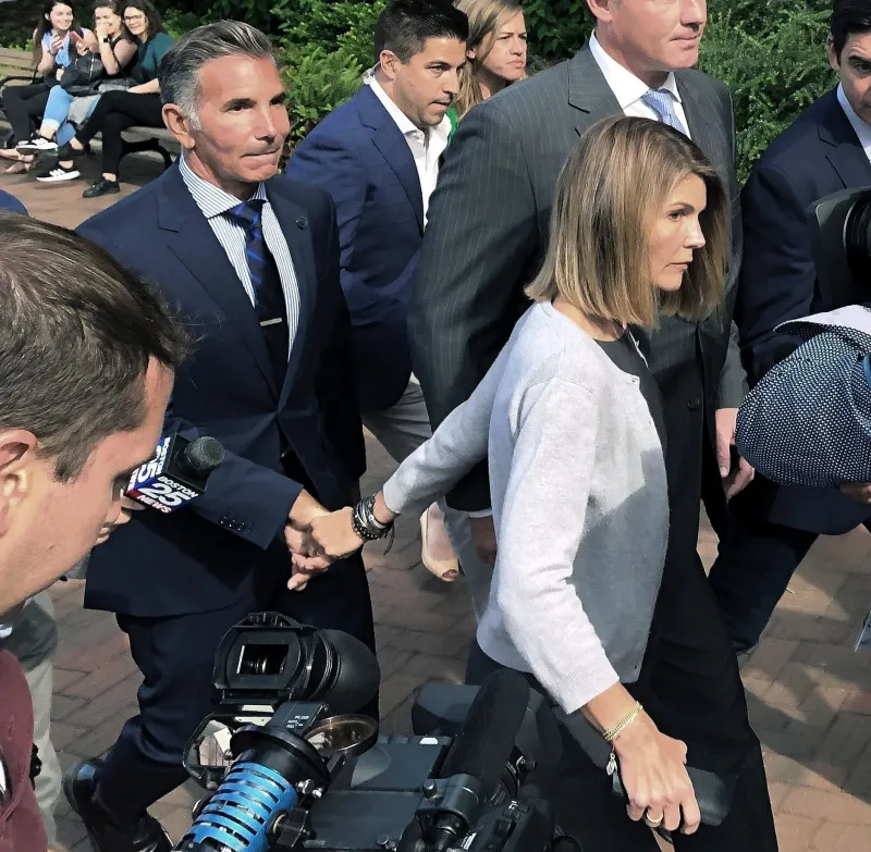 Inside Lori Loughlin and Mossimo Giannulli Sentencing Hearing