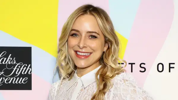 Jenny Mollen Lets Mom-Shamers ‘Roll Off’ Her Back Raising Her and Jason Biggs’ 2 Sons