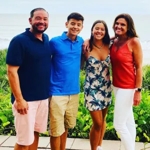 Jon Gosselin Vacations in Florida With Hannah, Collin and Girlfriend Colleen