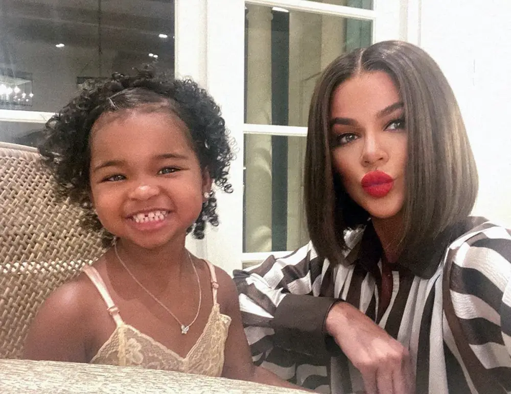 Khloe K. Claps Back at Troll Who Claims She Doesn&rsquo;t Recognize Her