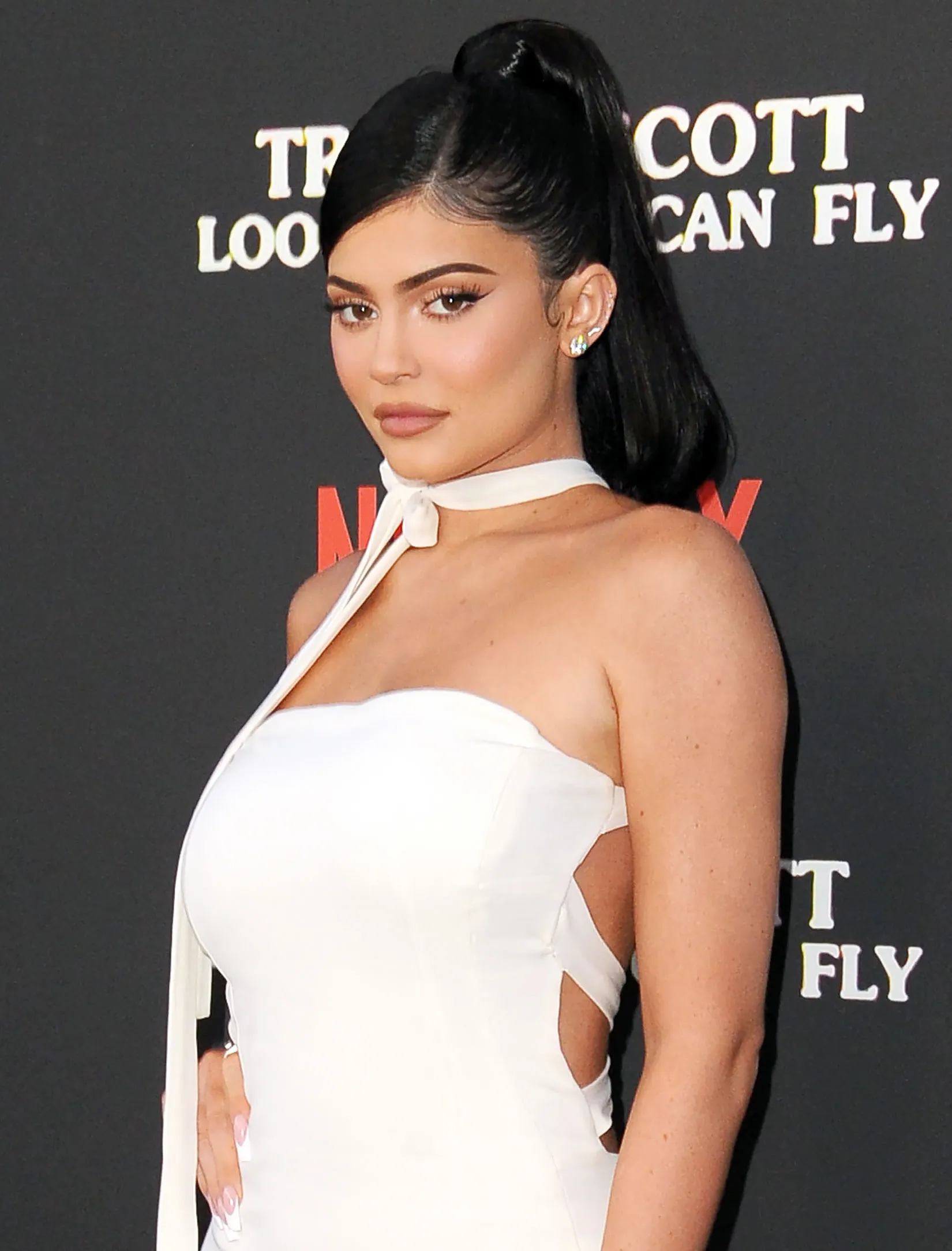 Whoa! Kylie Jenner Looks Totally Different in Before and After Makeup-Free Pics