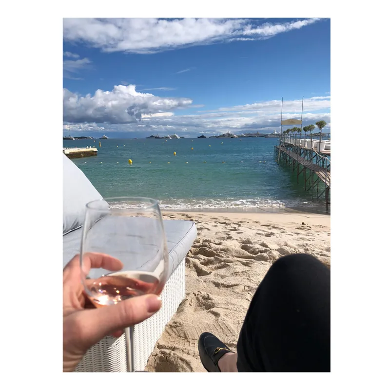 Laura Prepon Stars Snacking Poolside