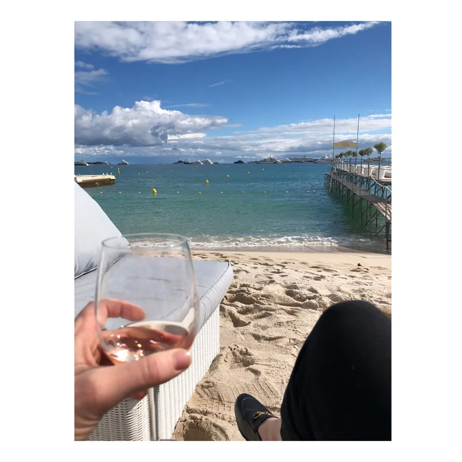 Laura Prepon Stars Snacking Poolside