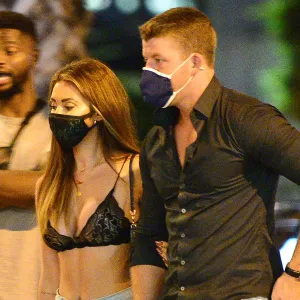 Love Is Blinds Damian Powers Gets Cozy With Francesca Farago