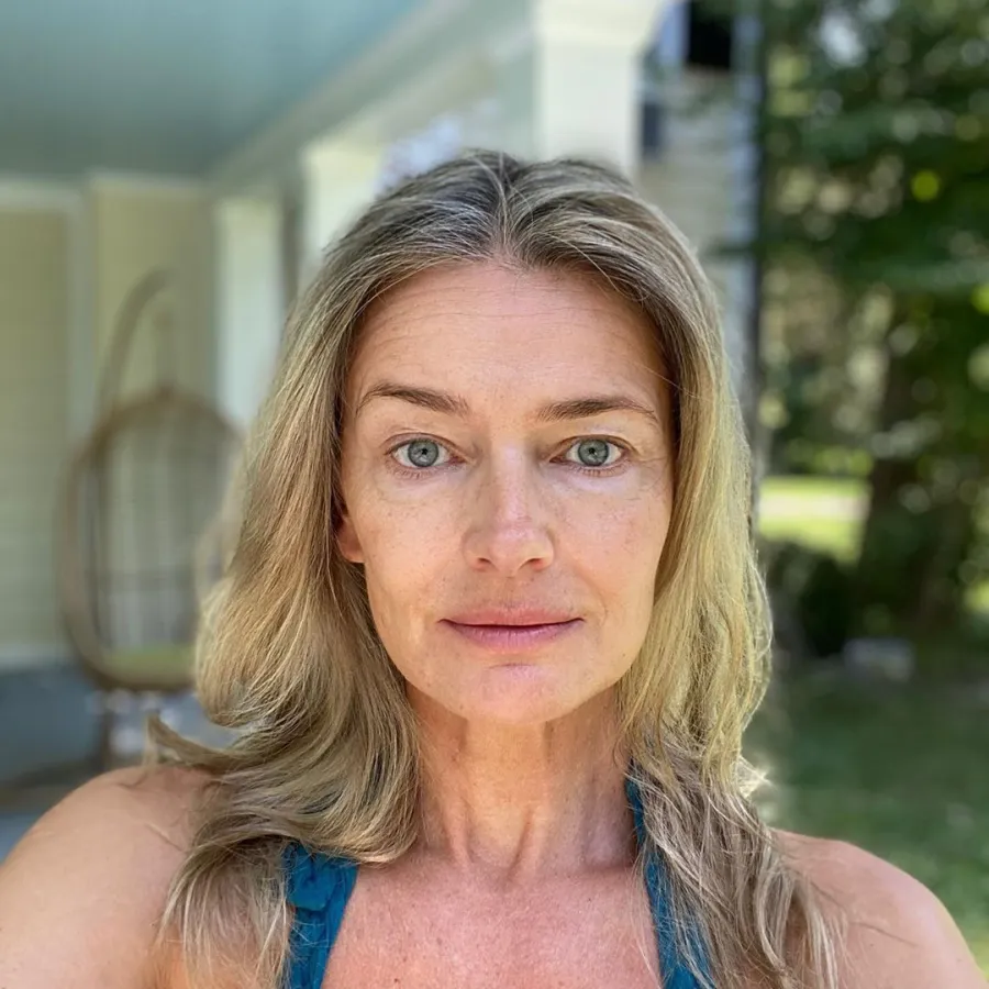 Paulina Porizkova no makeup