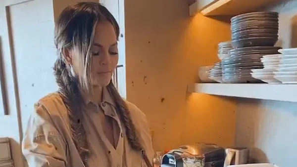 Pregnant Chrissy Teigen Makes the Best Carrot Cake