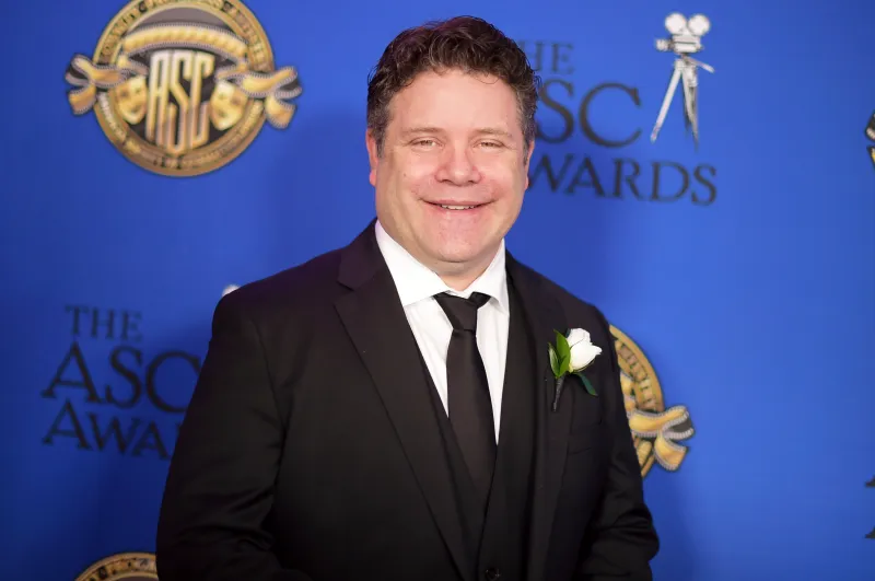 Sean Astin Recalls Rudys Famous Final Scene Jon Favreaus Cry Still Chokes Me Up