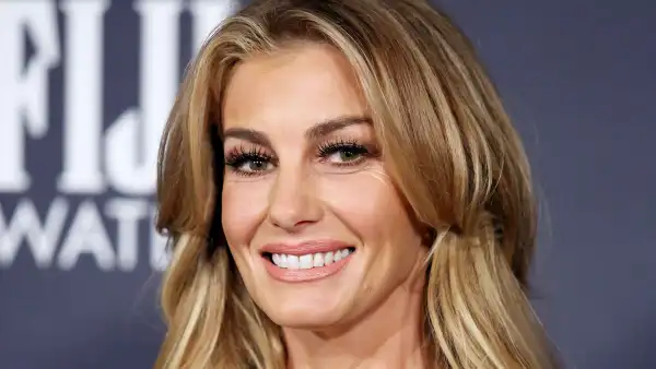 Faith Hill Shows Off New Pink Hair in Makeup-Free Pic