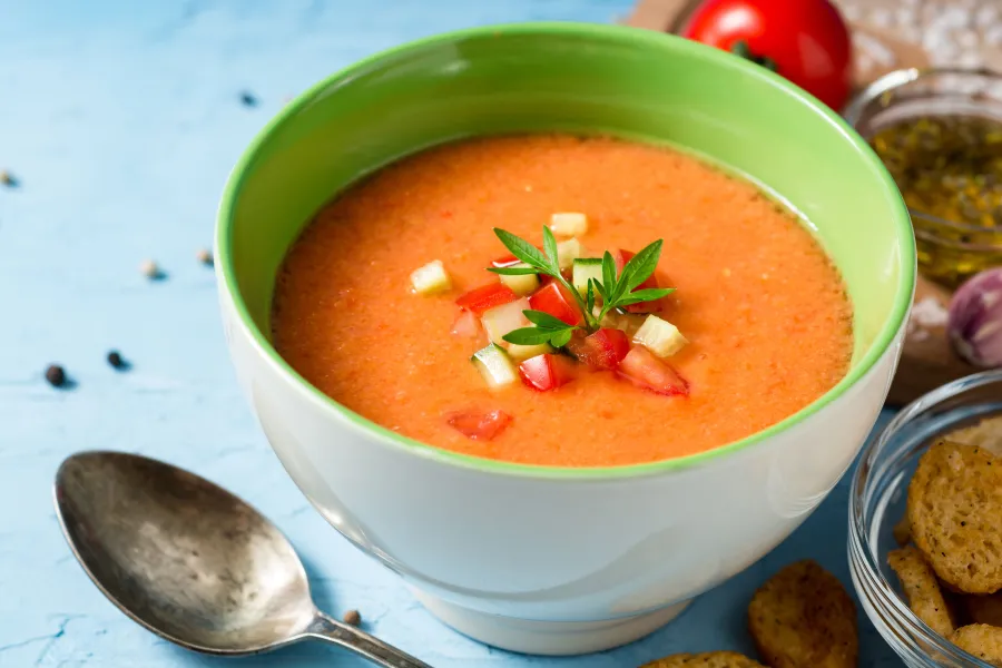 Amy Schumer Learns To Cook Season 2 Gazpacho