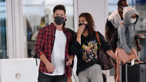 Bachelorette Alum Jef Holm Packs On the PDA With Too Hot To Handles Francesca Farago