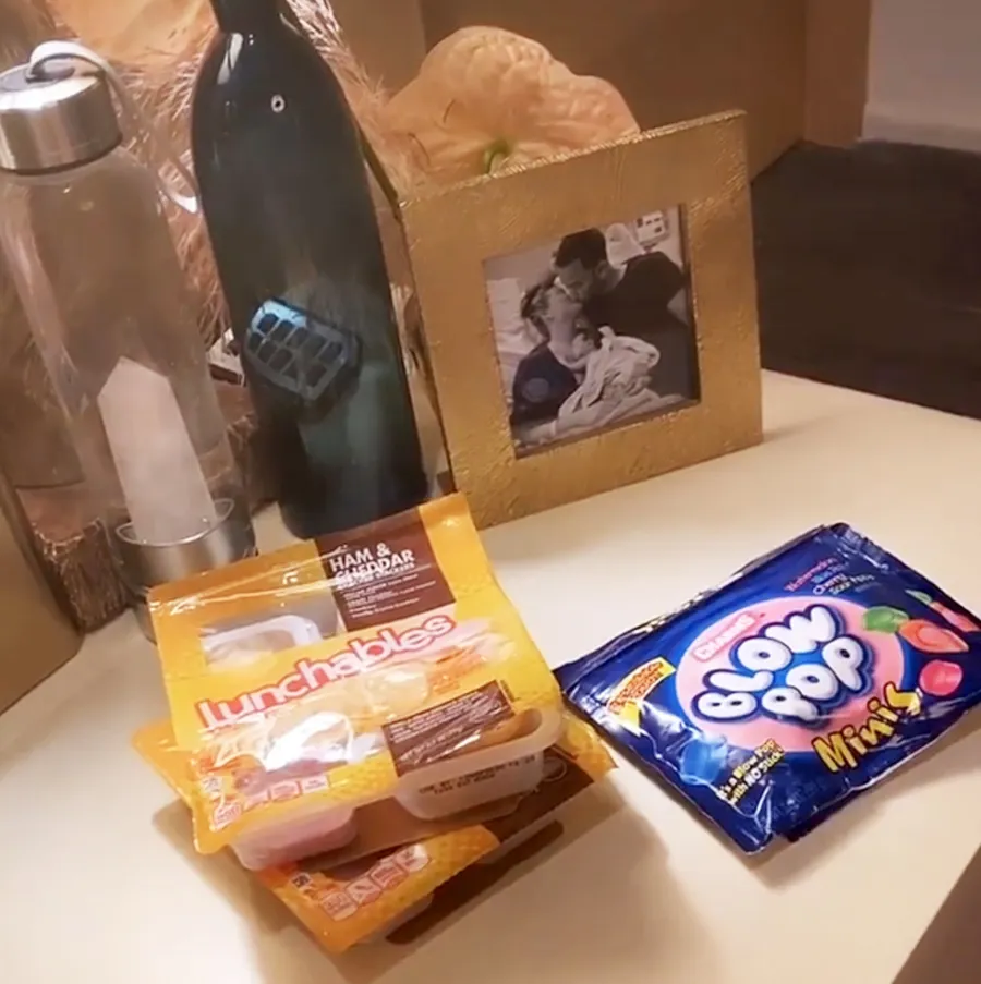 Chrissy Teigen pregnany craving lunchables blowpops