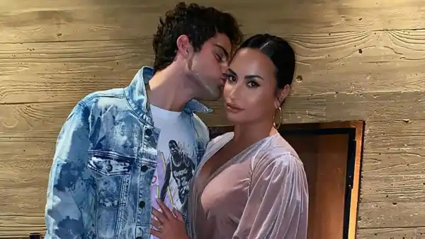 Demi Lovato Wears ‘Dogs Over People’ Shirt, Ditches Ring After Max Split