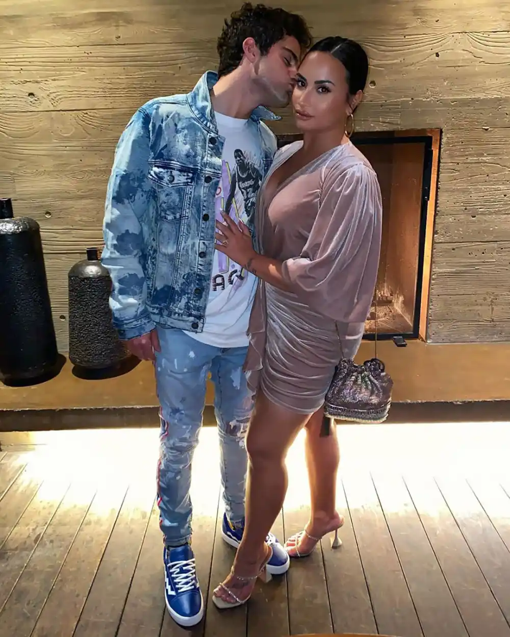 Demi Lovato Wears &lsquo;Dogs Over People&rsquo; Shirt, Ditches Ring After Max Split