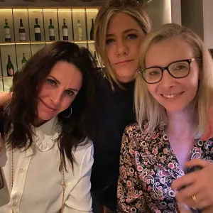 Friends Where Are They Now Jennifer Aniston Courteney Cox Lisa Kudrow
