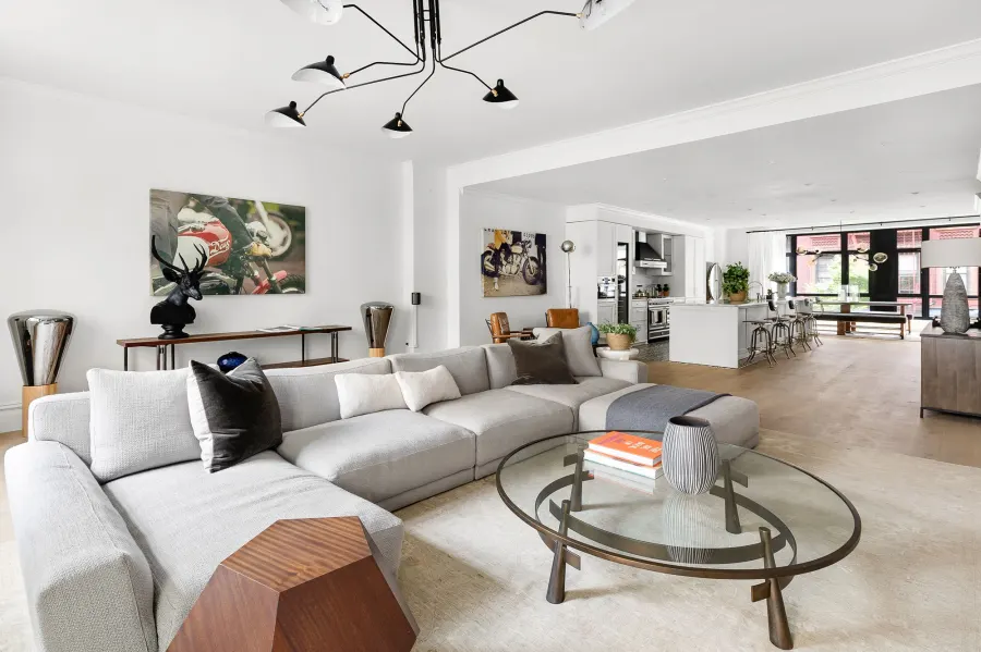 Joe Jonas Sophie Turner List NYC Condo 5 9 Million After Baby Birth