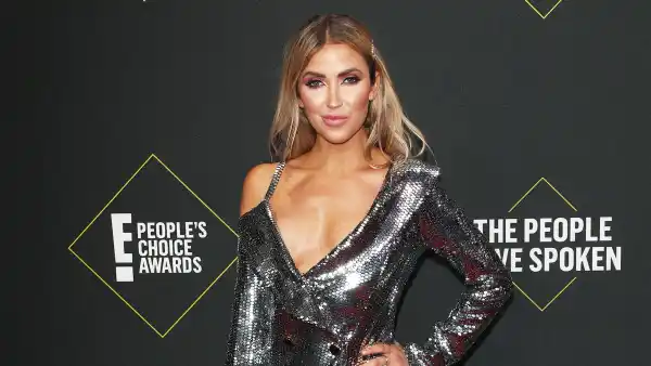 Kaitlyn Bristowe Breaks Down After Trolls Attack Her Appearance