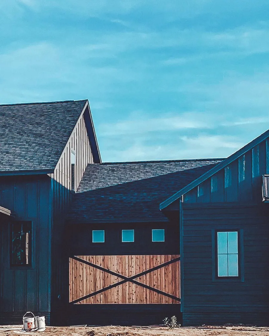 Pregnant Chelsea Houska and Cole DeBoer Are Building Farmhouse for Future Family of 6