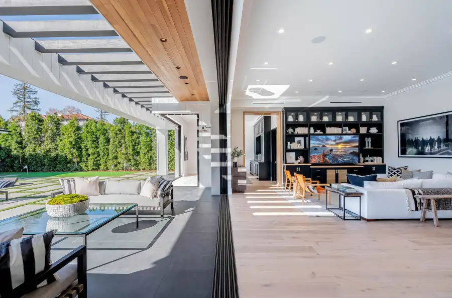 So Glam! Teddi Mellencamp Buys $6.5 Million Mansion After 'RHOBH' Exit