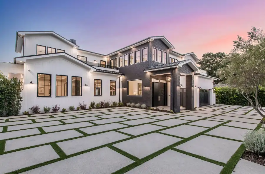 So Glam! Teddi Mellencamp Buys $6.5 Million Mansion After 'RHOBH' Exit