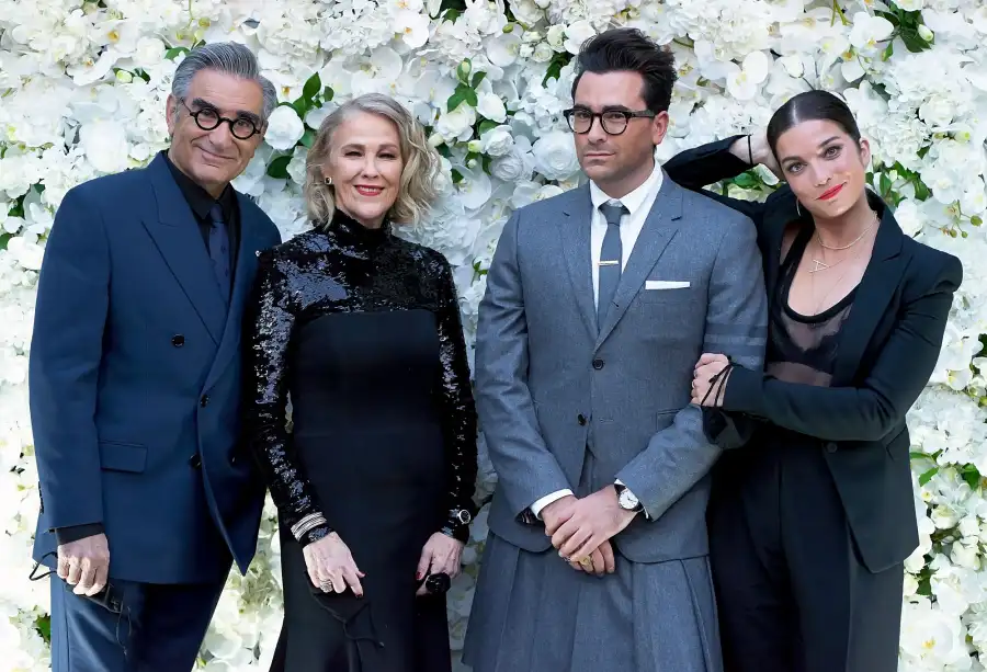 Warmest Regards Schitts Creek Stars Reunite Emmys Win Big Emmys 2020
