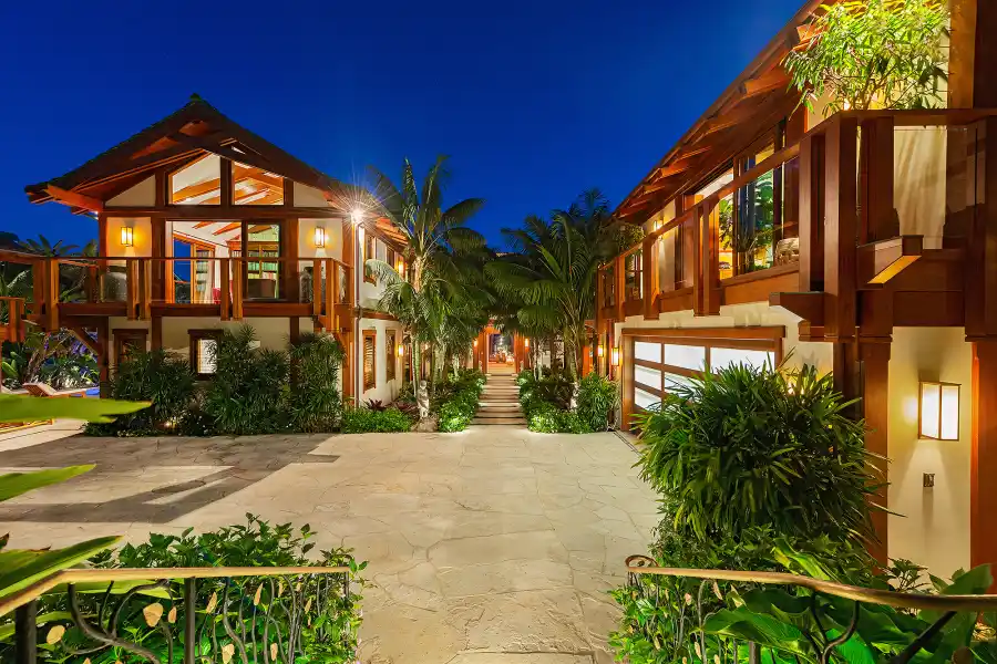 pierce-brosnan-puts-malibu-home-on-the-market-for-100-million