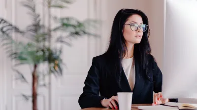 woman-wearing-glasses-computer-blue-light