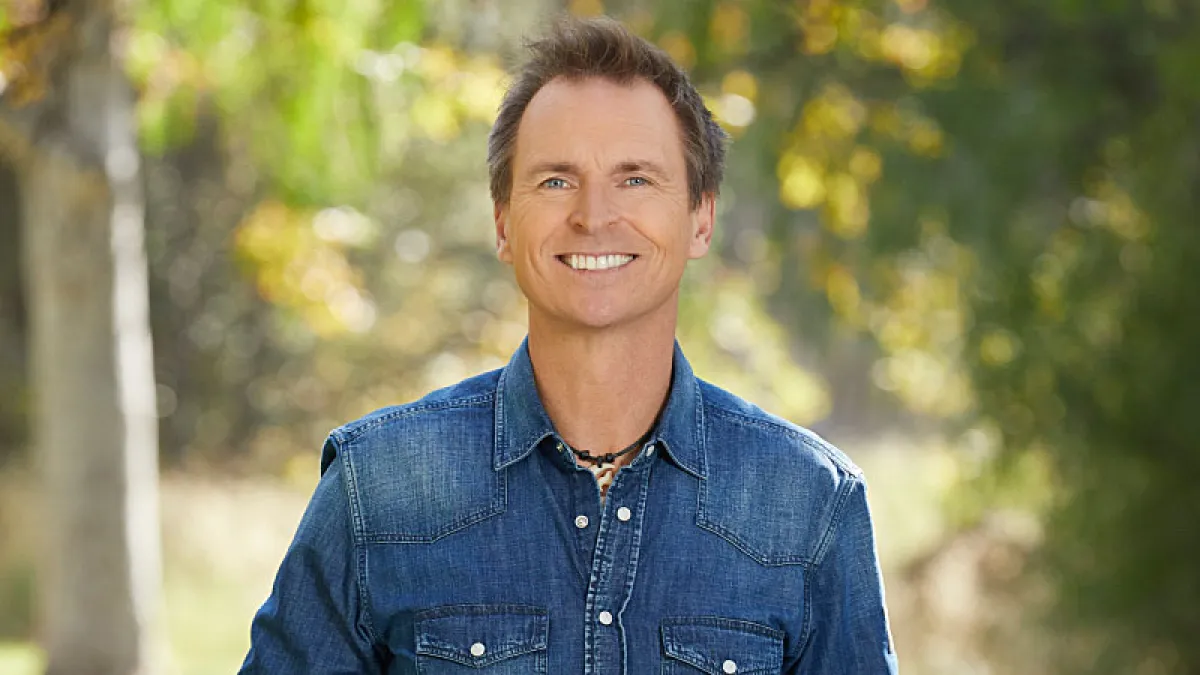Amazing Race Host Phil Keoghan Teases Season 32