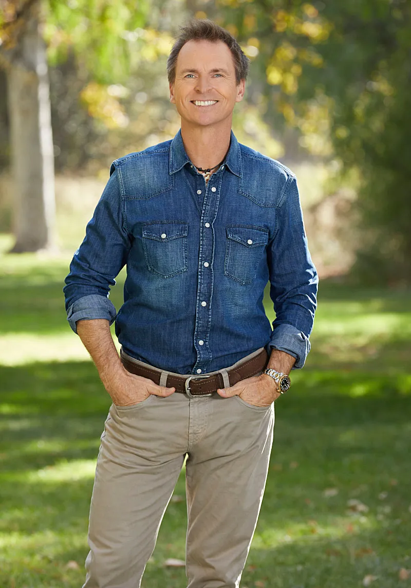 Amazing Race Host Phil Keoghan Teases Season 32