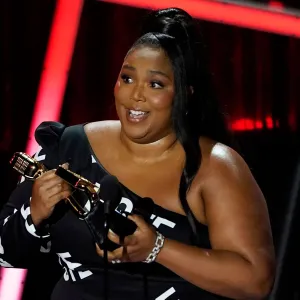 The Best Beauty Looks at the 2020 Billboard Music Awards