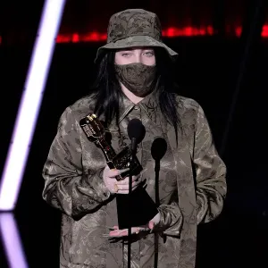 Billie Eilish Top Billboard 200 Album Billboard Awards 2020 Winners List